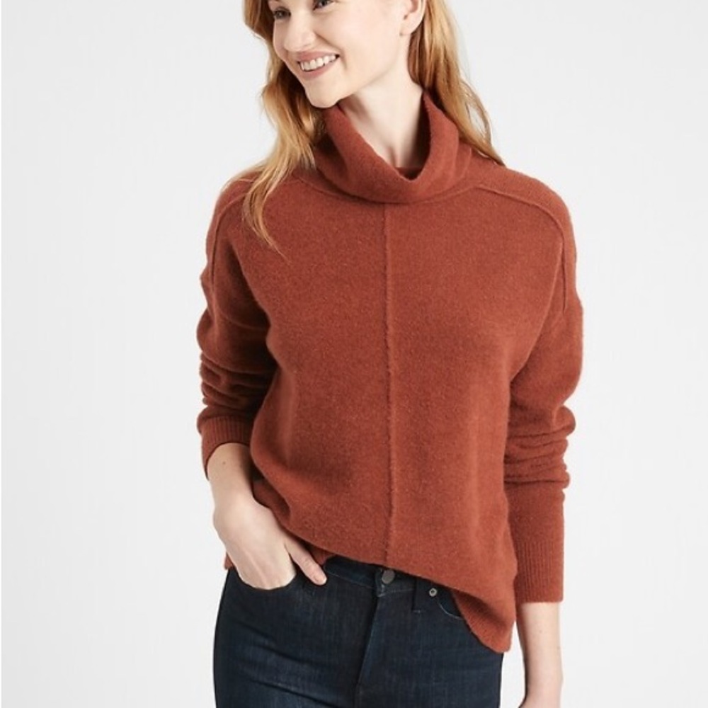 Banana Republic Women's 100% cashmere rust  Turtleneck Sweater size S